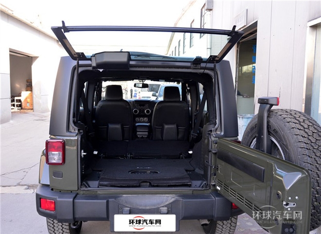 2015款 3.0L 四門版 Sahara