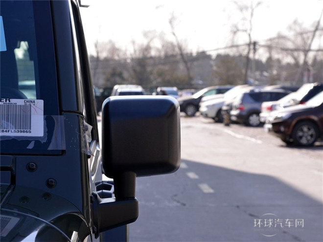 2015款 3.0L 四門(mén)版 Sahara