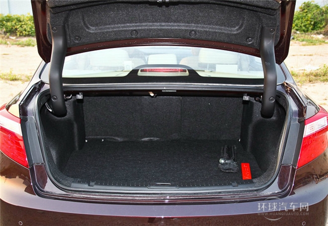 2015款 2.0L 手動時尚型