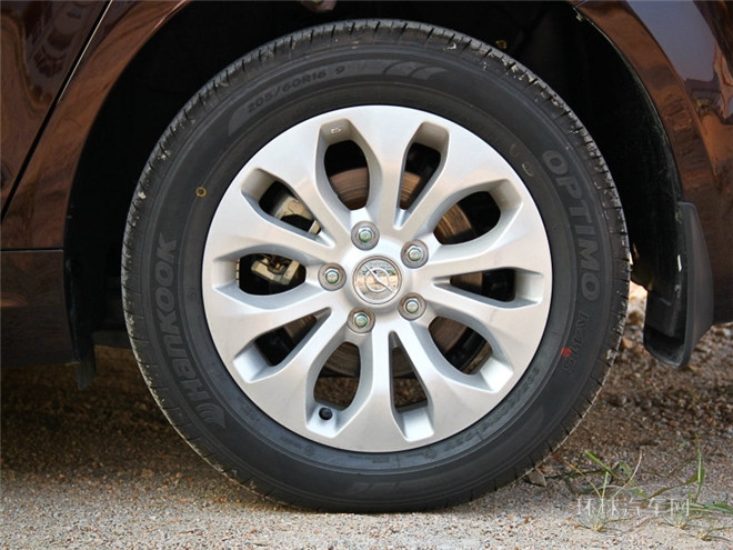 2015款 2.0L 手動(dòng)時(shí)尚型