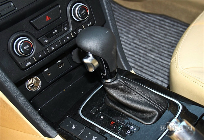 2015款 2.0L 手動時尚型