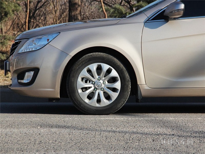 2015款 2.0L 自動時尚型