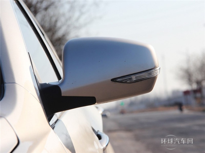 2015款 2.0L 自動時尚型