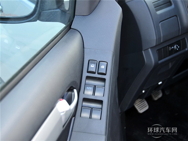 2015款 2.5T兩驅 手動基本型