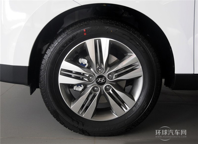 2015款 2.4L 自動(dòng)兩驅(qū)領(lǐng)先型 國(guó)IV