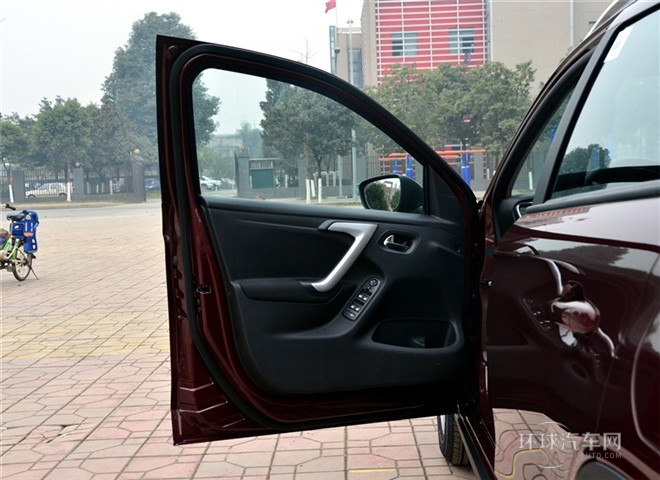 2015款 1.6L 手動(dòng)時(shí)尚型