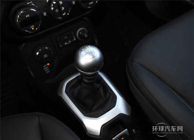 2015款 2.0L 運動版