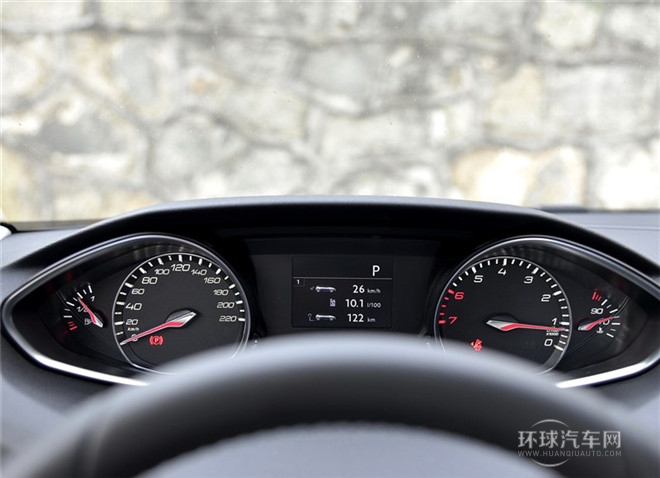 2015款 1.6T 自動睿馳版