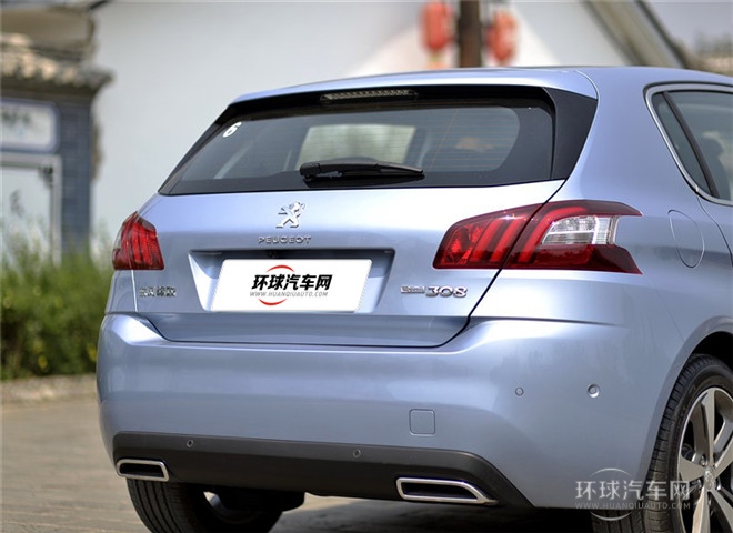 2015款 1.6T 自動睿馳版