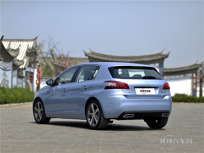 2015款 1.6T 自動睿馳版