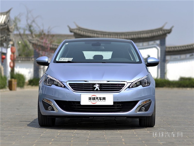 2015款 1.6T 自動睿馳版