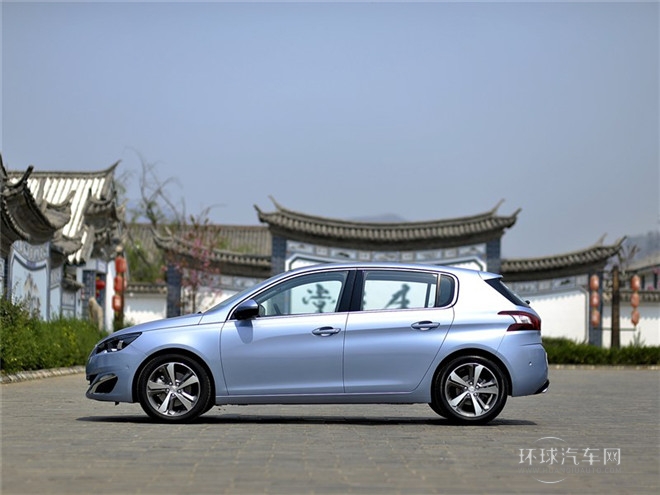 2015款 1.6T 自動睿馳版