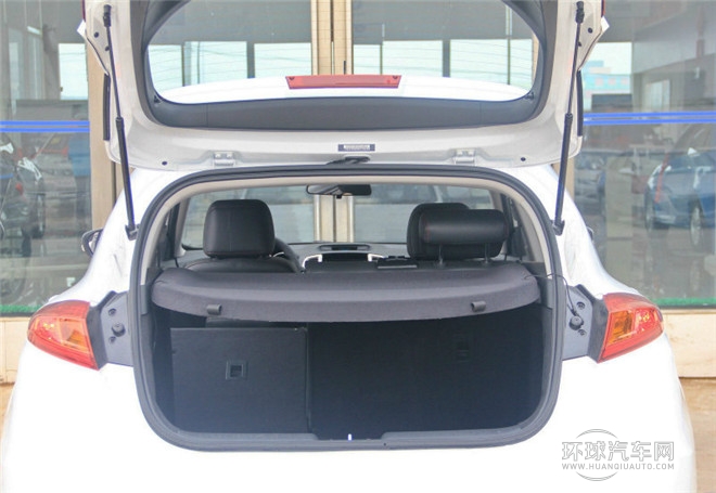 2015款 1.6L 手動(dòng)尚酷型 國(guó)IV