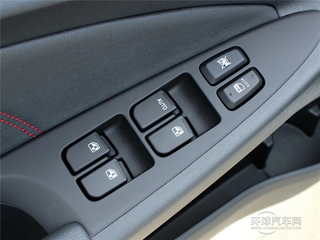 2015款 1.6L 手動致酷型 國IV