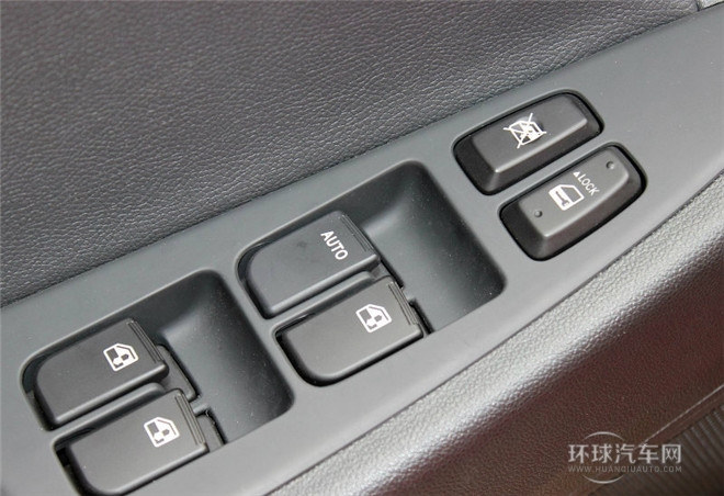 2015款 1.6L 自動(dòng)致酷型 國(guó)IV