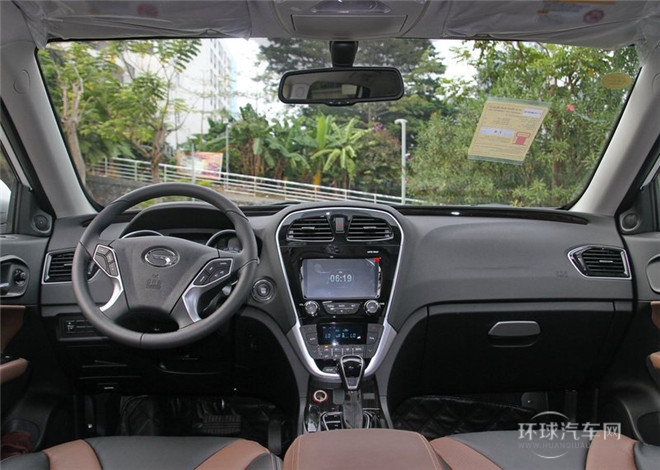 2015款 1.8T 自動四驅豪華導航版