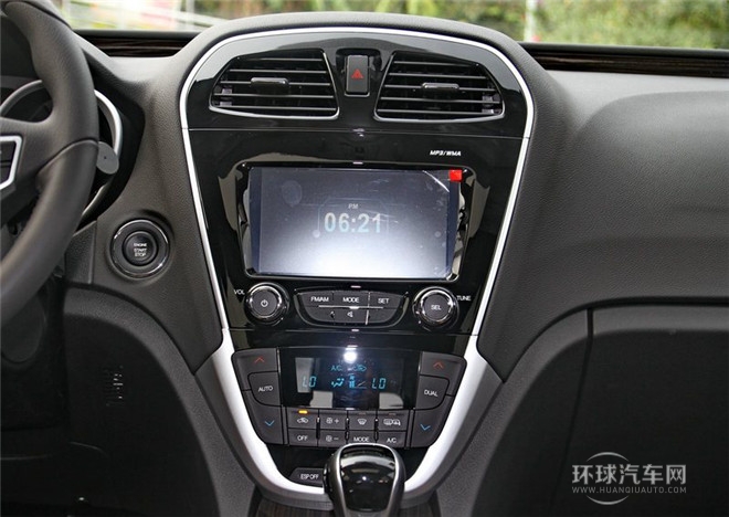 2015款 1.8T 自動四驅豪華導航版