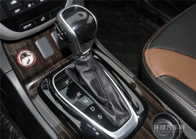 2015款 1.8T 自動四驅豪華導航版