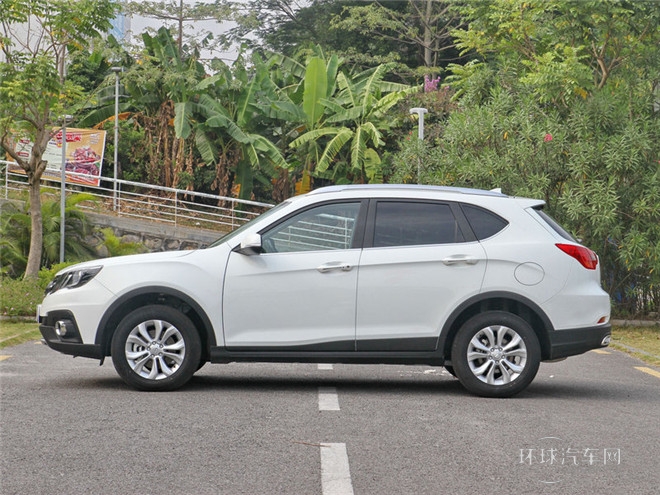 2015款 1.8T 自動四驅(qū)豪華導航版