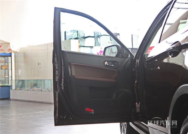 2015款 2.0L 自動兩驅(qū)豪華導(dǎo)航版