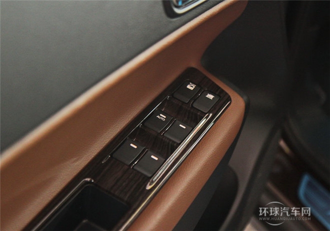 2015款 2.0L 自動兩驅豪華導航版