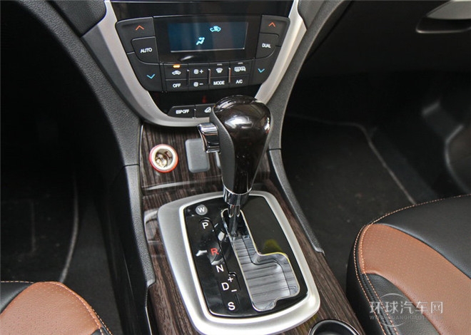 2015款 2.0L 自動兩驅(qū)豪華導(dǎo)航版