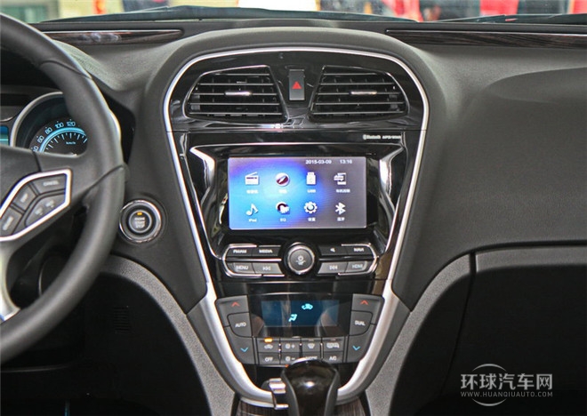 2015款 2.0L 自動(dòng)兩驅(qū)豪華導(dǎo)航版