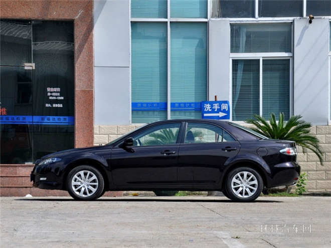 2015款 2.0L 自動超豪華型