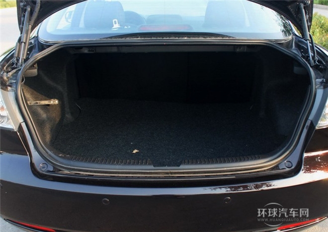 2015款 2.0L 自動豪華型