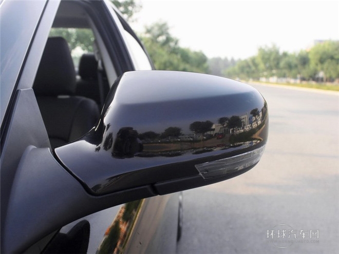 2015款 2.0L 自動豪華型