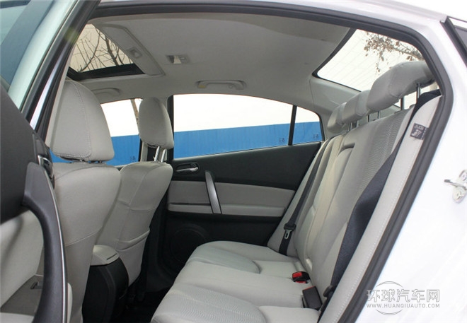 2015款 2.0L 自動豪華版