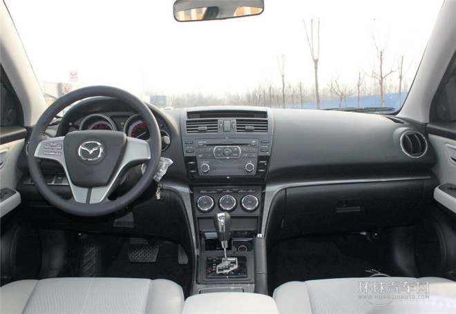 2015款 2.0L 自動豪華版