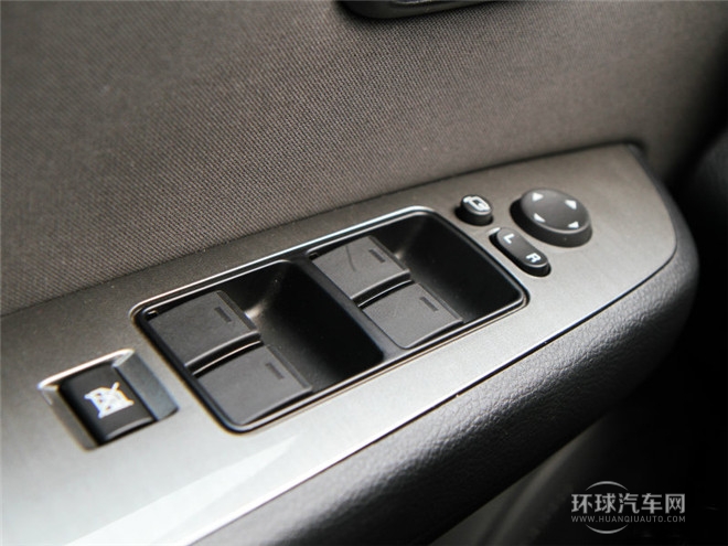 2015款 轎跑 2.0L 自動精英版