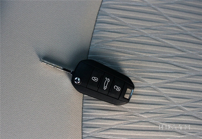 2015款 質尚版 1.6L 自動豪華型