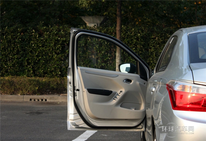 2015款 質尚版 1.6L 自動豪華型