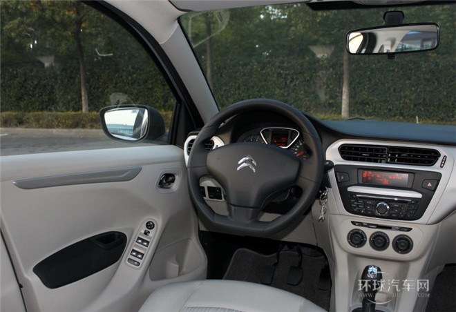 2015款 質尚版 1.6L 自動豪華型