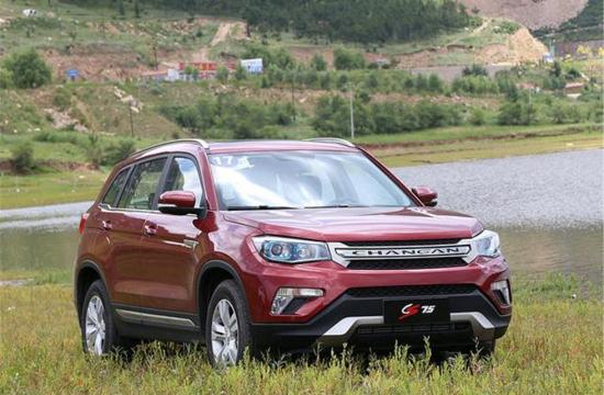 10萬元自主豪配SUV雙雄對決 高顏值T動力