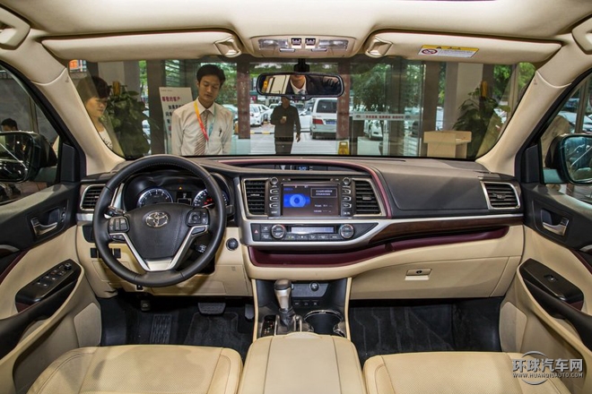 2015款 2.0T 四驅豪華版 7座