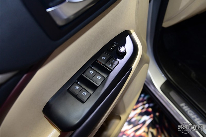 2015款 2.0T 四驅精英版 7座