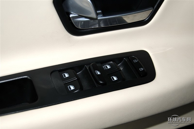 2015款 2.0T 自動(dòng)豪華型