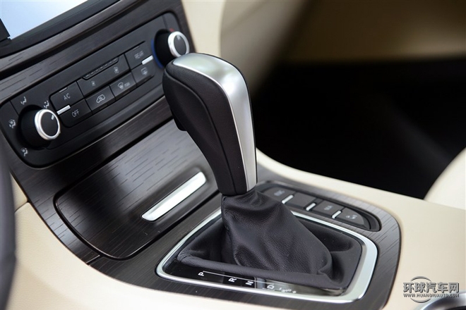 2015款 2.0T 自動(dòng)旗艦型