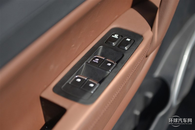 2015款 1.5T 手動豪華型