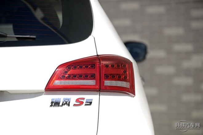 2015款 1.5T 手動豪華型