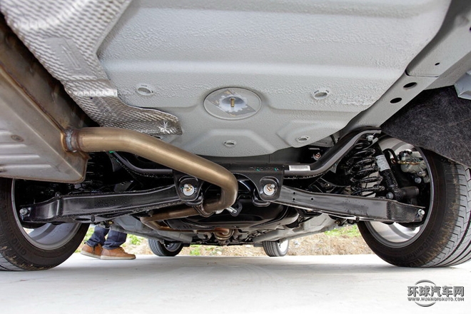 2015款 1.6L 手動致領版