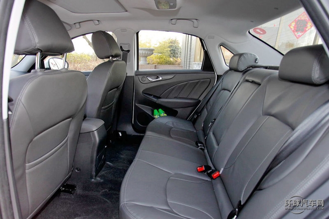 2015款 1.6L 手動致領版