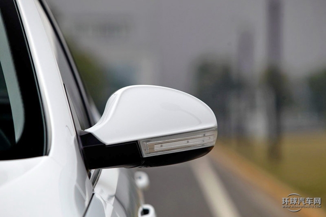 2015款 1.6L 手動致領版