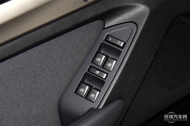 2015款 2.0T 手動豪華型