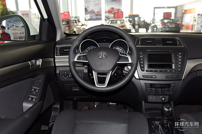 2015款 2.0T 手動豪華型