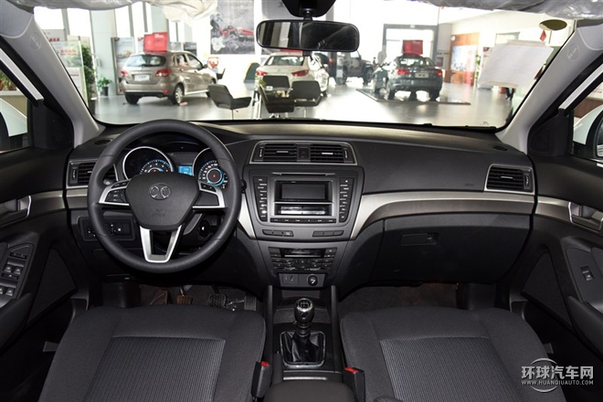 2015款 2.0T 手動舒適型