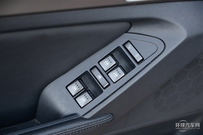 2015款 2.0T 自動豪華型